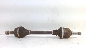 Gebruikte Homokineetas links-voor Peugeot 3008 Prijs € 30,00 Margeregeling aangeboden door Van der Ven Autorecycling B.V.