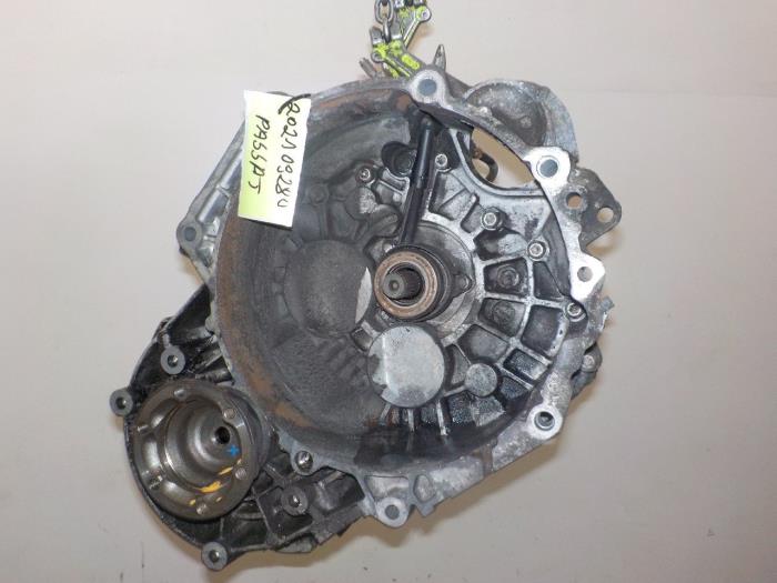 Gebruikte Versnellingsbak Volkswagen Passat Prijs € 74,99 Margeregeling aangeboden door Van der Ven Autorecycling B.V.