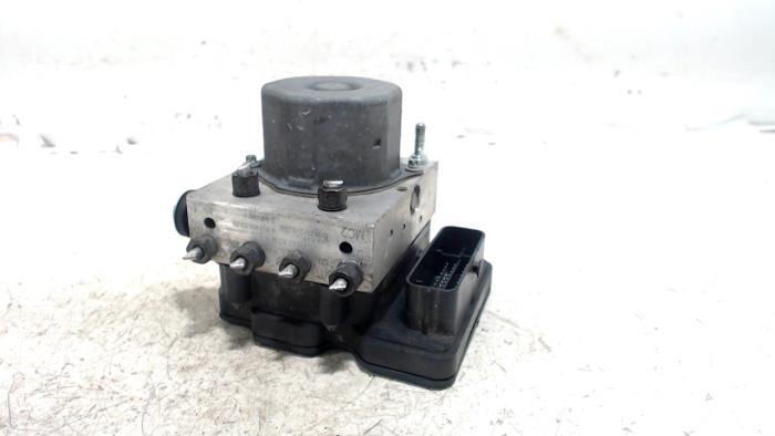 Gebruikte ABS Pomp Citroen C3 Prijs € 60,00 Margeregeling aangeboden door Van der Ven Autorecycling B.V.