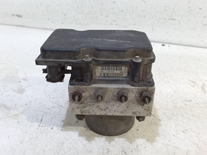 Gebruikte ABS Pomp Peugeot 107 Prijs € 27,00 Margeregeling aangeboden door Van der Ven Autorecycling B.V.
