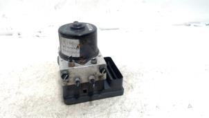 Gebruikte ABS Pomp Ford Kuga Prijs € 123,00 Margeregeling aangeboden door Van der Ven Autorecycling B.V.