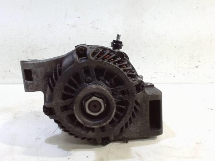 Gebruikte Dynamo Mazda 5 Prijs € 30,00 Margeregeling aangeboden door Van der Ven Autorecycling B.V.