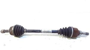 Gebruikte Steekas links-voor Peugeot 208 Prijs € 18,00 Margeregeling aangeboden door Van der Ven Autorecycling B.V.