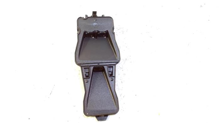 Gebruikte Sensor regen Volvo V40 Prijs € 12,00 Margeregeling aangeboden door Van der Ven Autorecycling B.V.