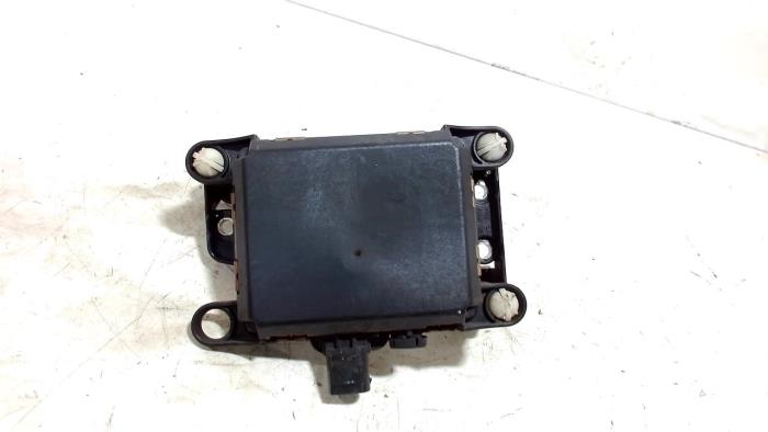 Gebruikte Cruise control sensor Peugeot 5008 Prijs € 30,00 Margeregeling aangeboden door Van der Ven Autorecycling B.V.