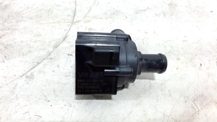 Gebruikte Waterpomp Audi RS4 Prijs € 14,00 Margeregeling aangeboden door Van der Ven Autorecycling B.V.
