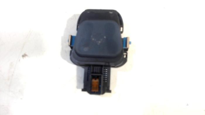 Gebruikte Regensensor Mercedes S-Klasse Prijs € 12,00 Margeregeling aangeboden door Van der Ven Autorecycling B.V.