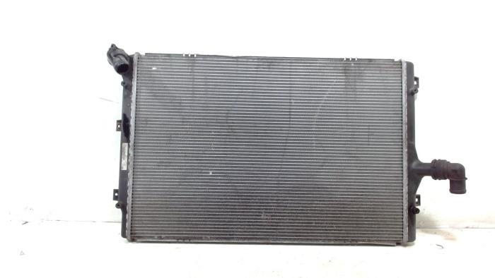 Gebruikte Radiateur Volkswagen Passat Prijs € 13,00 Margeregeling aangeboden door Van der Ven Autorecycling B.V.