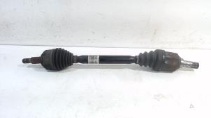 Gebruikte Aandrijfas links-voor Renault Laguna Prijs € 39,00 Margeregeling aangeboden door Van der Ven Autorecycling B.V.