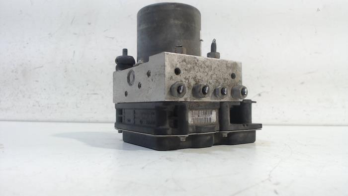 Gebruikte ABS Pomp Alfa Romeo 147 Prijs € 42,00 Margeregeling aangeboden door Van der Ven Autorecycling B.V.