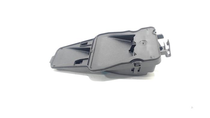 Gebruikte Cruise control sensor Volvo V60 Prijs € 15,00 Margeregeling aangeboden door Van der Ven Autorecycling B.V.