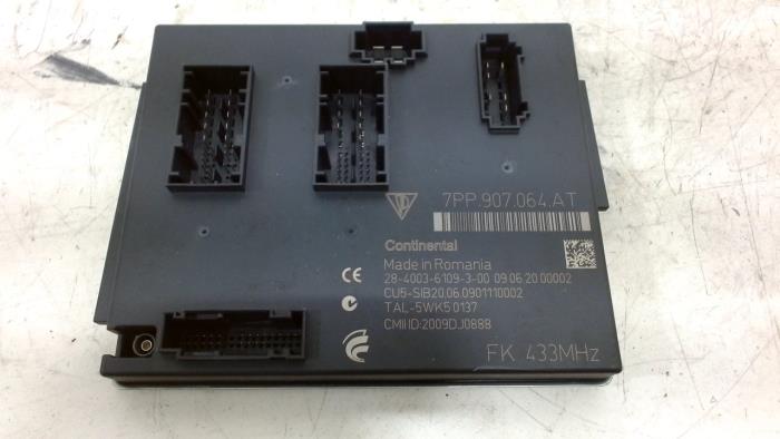 Gebruikte Module Bodycontrol Porsche Panamera Prijs € 165,00 Margeregeling aangeboden door Van der Ven Autorecycling B.V.