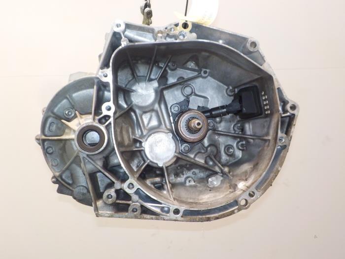 Gebruikte Schakelbakrubber Peugeot 3008 Prijs € 149,99 Margeregeling aangeboden door Van der Ven Autorecycling B.V.