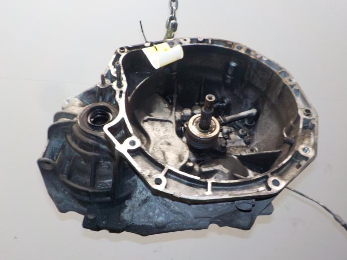Gebruikte Versnellingsbak Renault Megane Prijs € 99,99 Margeregeling aangeboden door Van der Ven Autorecycling B.V.