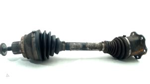 Gebruikte Homokineetas links-voor Audi A4 Prijs € 125,00 Margeregeling aangeboden door Van der Ven Autorecycling B.V.