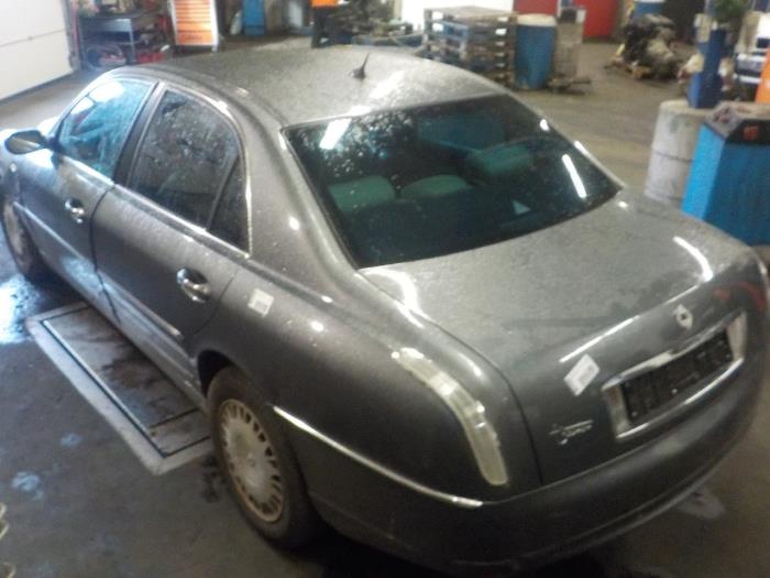 Dynamo van een Lancia Thesis 2003