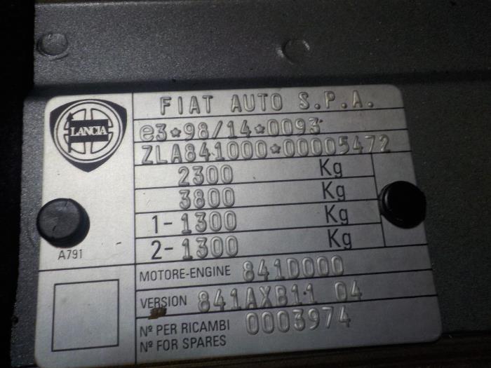 Dynamo van een Lancia Thesis 2003