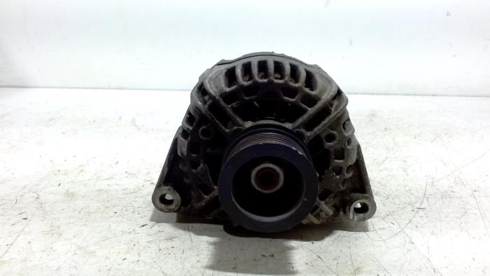 Gebruikte Alternator Mercedes CLK Prijs € 105,00 Margeregeling aangeboden door Van der Ven Autorecycling B.V.