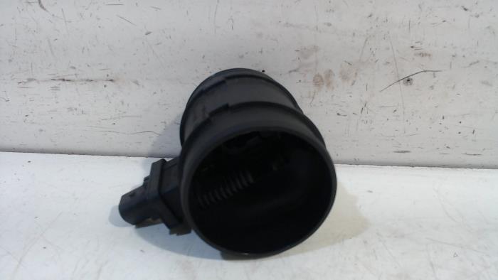 Luchtmassameter van een Vauxhall Astra 2012