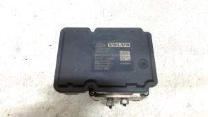 Gebruikte ABS Pomp Volvo XC60 Prijs € 50,00 Margeregeling aangeboden door Van der Ven Autorecycling B.V.