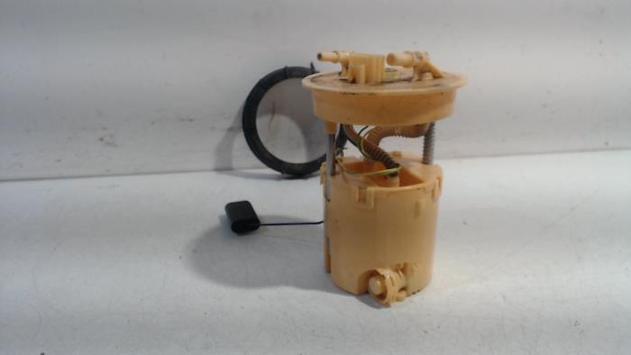 Gebruikte Tank element Pomp Ford Fiesta Prijs € 90,00 Margeregeling aangeboden door Van der Ven Autorecycling B.V.
