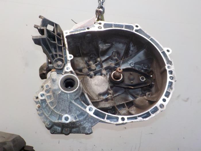 Gebruikte Versnellingsbak Peugeot 208 Prijs € 74,99 Margeregeling aangeboden door Van der Ven Autorecycling B.V.
