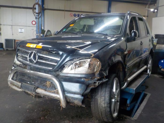 Versnellingsbak van een Mercedes ML-Klasse 1999