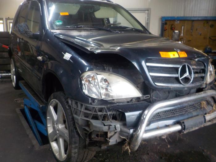 Versnellingsbak van een Mercedes ML-Klasse 1999