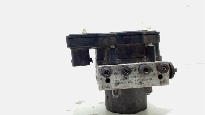 Gebruikte ABS Pomp Renault Twingo Prijs € 30,00 Margeregeling aangeboden door Van der Ven Autorecycling B.V.