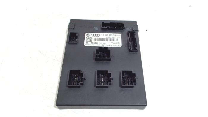 Gebruikte Computer Body Control Audi RS6 Prijs € 90,00 Margeregeling aangeboden door Van der Ven Autorecycling B.V.