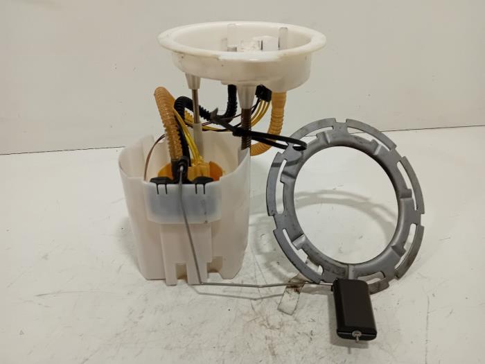 Gebruikte Tank element Pomp BMW 2-Serie Prijs € 105,00 Margeregeling aangeboden door Van der Ven Autorecycling B.V.