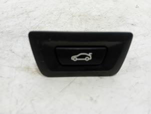 Gebruikte Slotvanger Achterklep BMW 2-Serie Prijs € 18,00 Margeregeling aangeboden door Van der Ven Autorecycling B.V.