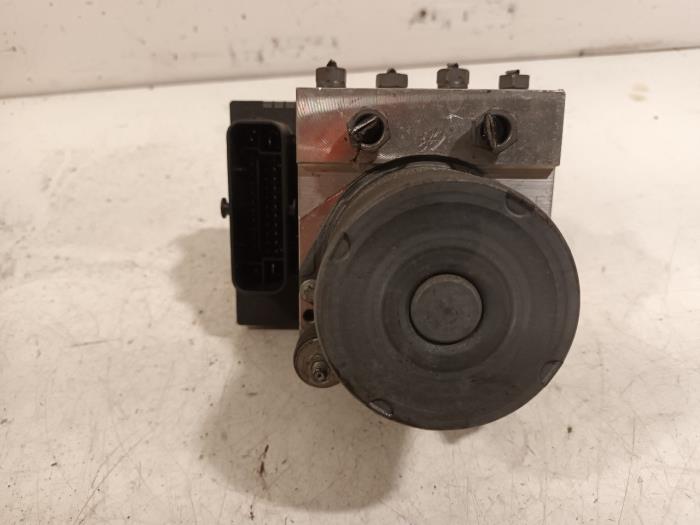 Gebruikte ABS Pomp Citroen DS5 Prijs € 65,00 Margeregeling aangeboden door Van der Ven Autorecycling B.V.