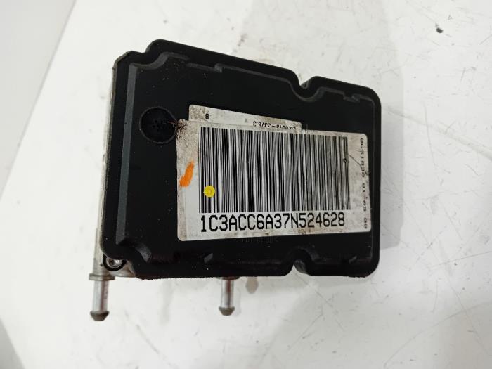 Gebruikte ABS Pomp Chrysler Sebring Prijs € 160,00 Margeregeling aangeboden door Van der Ven Autorecycling B.V.