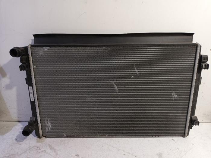 Gebruikte Radiateur Volkswagen Golf Prijs € 90,00 Margeregeling aangeboden door Van der Ven Autorecycling B.V.