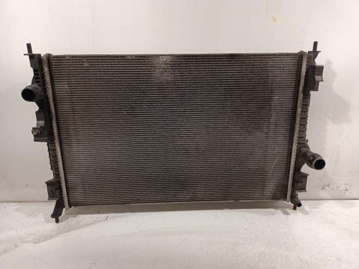 Gebruikte Radiateur Peugeot 3008 Prijs € 150,00 Margeregeling aangeboden door Van der Ven Autorecycling B.V.