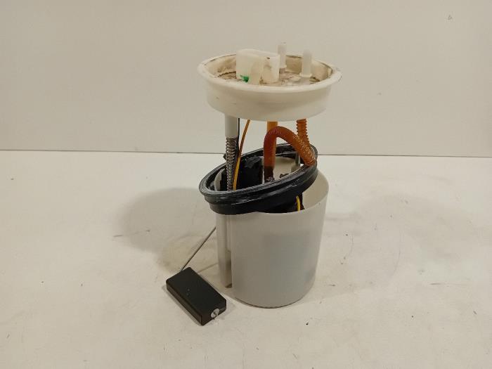 Gebruikte Tank element Pomp Volkswagen Polo Prijs € 30,00 Margeregeling aangeboden door Van der Ven Autorecycling B.V.