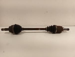 Gebruikte Cardanas links-voor (VWA) Peugeot 207 Prijs € 25,00 Margeregeling aangeboden door Van der Ven Autorecycling B.V.