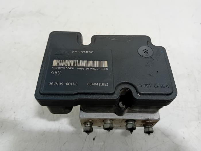 Gebruikte ABS Pomp Suzuki Swift Prijs € 149,95 Margeregeling aangeboden door Van der Ven Autorecycling B.V.
