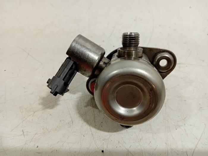 Gebruikte Hogedrukpomp Volvo V60 Prijs € 125,00 Margeregeling aangeboden door Van der Ven Autorecycling B.V.