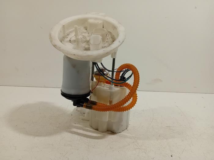 Gebruikte Tank element Pomp BMW 3-Serie Prijs € 155,00 Margeregeling aangeboden door Van der Ven Autorecycling B.V.