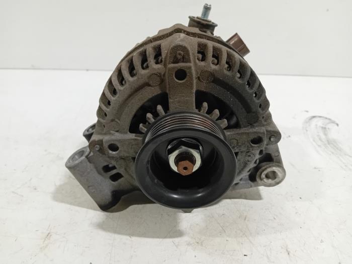 Gebruikte Alternator Landrover Range Rover Sport Prijs € 95,00 Margeregeling aangeboden door Van der Ven Autorecycling B.V.