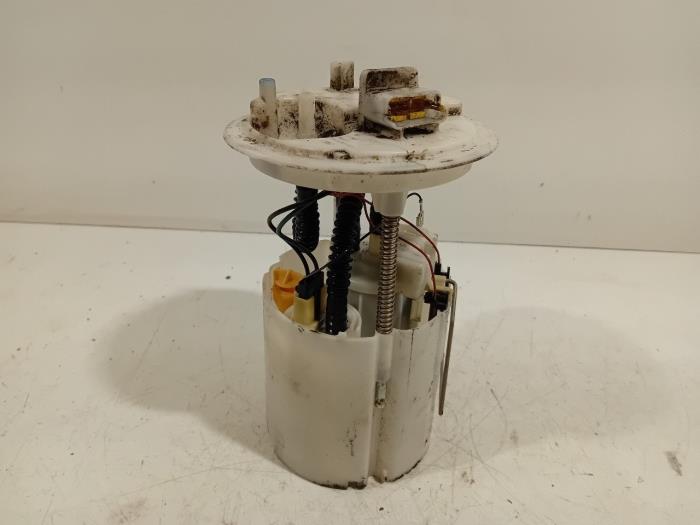 Gebruikte Brandstofpomp Elektrisch Fiat Punto Prijs € 40,00 Margeregeling aangeboden door Van der Ven Autorecycling B.V.