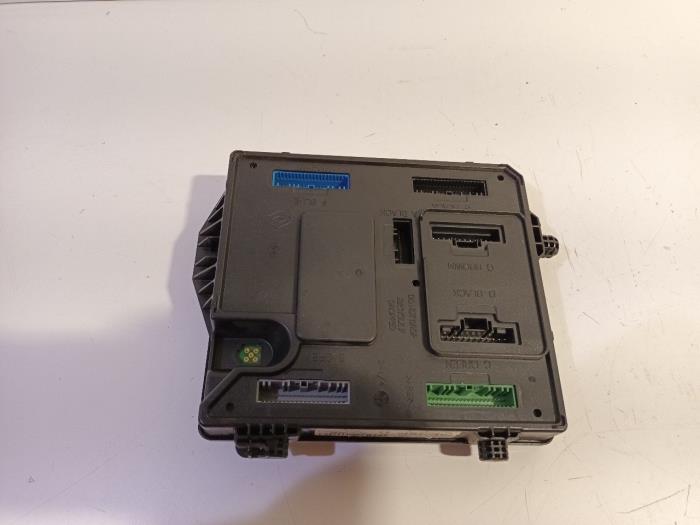 Gebruikte Module Bodycontrol Renault Megane Prijs € 60,00 Margeregeling aangeboden door Van der Ven Autorecycling B.V.