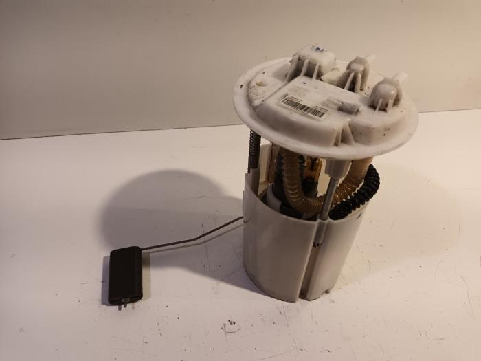 Gebruikte Tank element Pomp Renault Megane Prijs € 20,00 Margeregeling aangeboden door Van der Ven Autorecycling B.V.