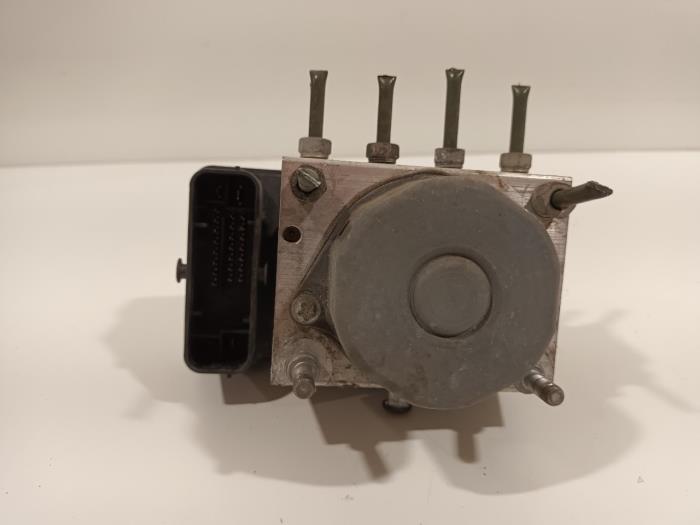 Gebruikte ABS Pomp Peugeot 107 Prijs € 20,00 Margeregeling aangeboden door Van der Ven Autorecycling B.V.