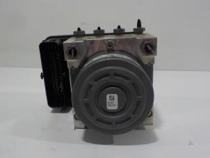 Gebruikte ABS Pomp Mercedes C-Klasse Prijs € 120,00 Margeregeling aangeboden door Van der Ven Autorecycling B.V.