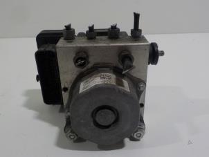 Gebruikte ABS Pomp Peugeot 308 Prijs € 145,00 Margeregeling aangeboden door Van der Ven Autorecycling B.V.