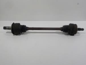 Gebruikte Aandrijfas rechts-achter Mercedes C-Klasse Prijs € 54,00 Margeregeling aangeboden door Van der Ven Autorecycling B.V.