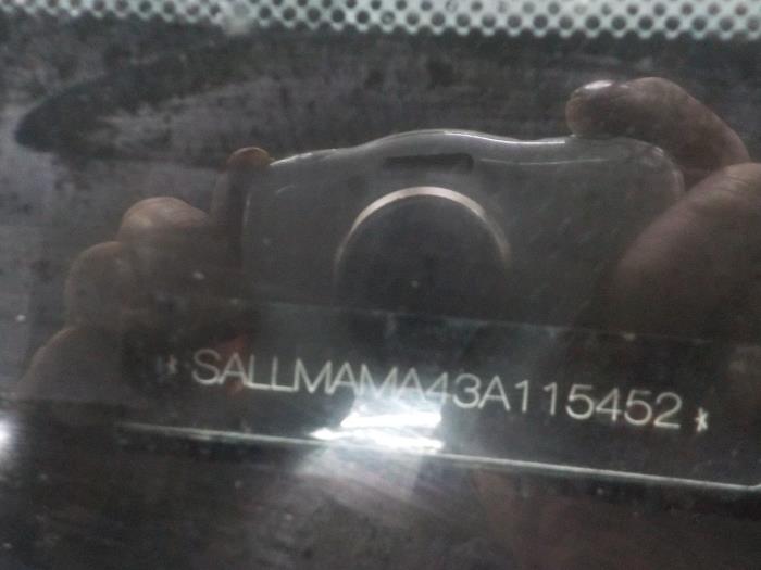 Scherm links-voor van een Landrover Range Rover 2002